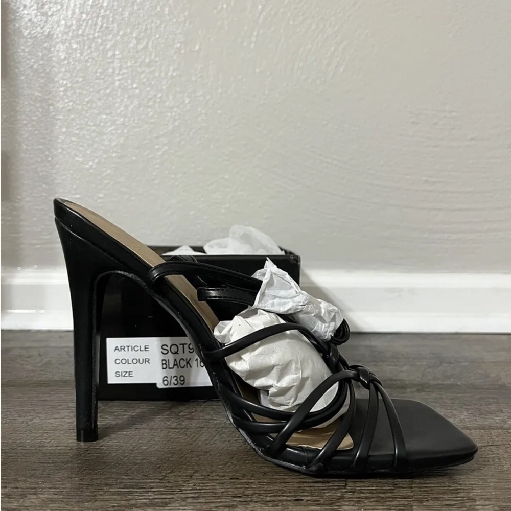 Pretty Little Thing Black Square Knotted multi Strap High Heeled Sandals Size 6‍